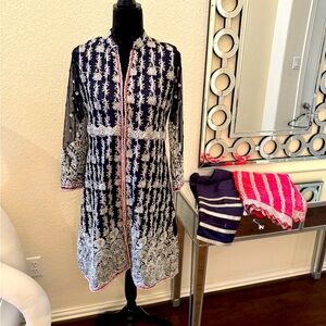 Beautiful Pakistani/Indian formal 3 piece dress. Size S/M